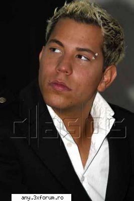 GALERIE DE POZE - anahi_dulce - CHRISTIAN
